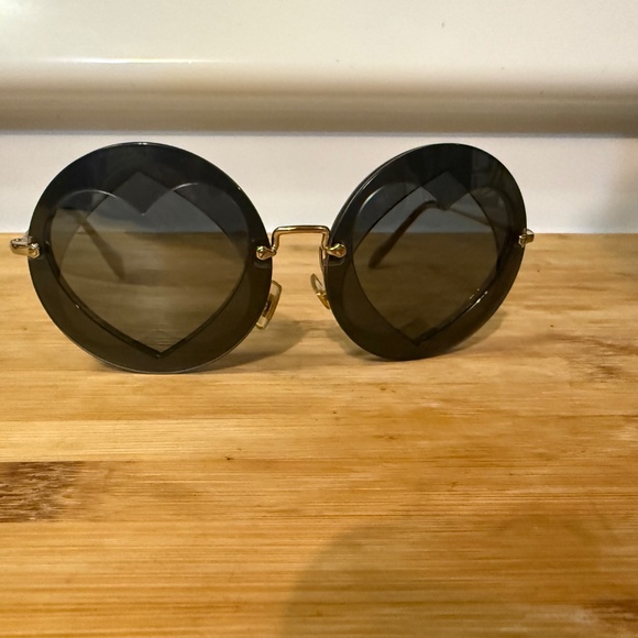 MIU MIU 62mm Layered Heart Round Sunglasses In Grey Mirror - NWOT - Picture 12 of 16